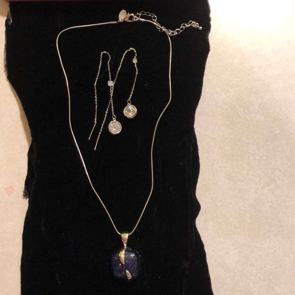 Necklace and earrings set